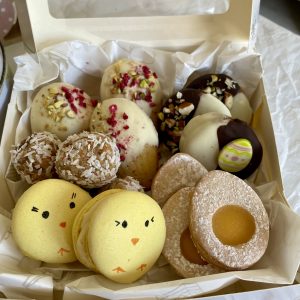 Húsvéti sütibox mindenféle